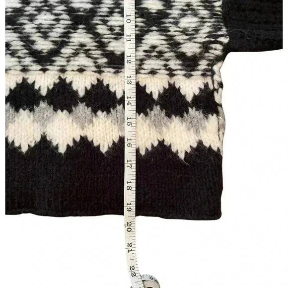 Free People Chunky Knit Wool Blend Cropped Alpine Sweater Size Large - Picture 6 of 10